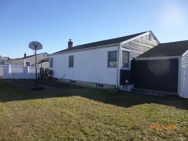 71 Carroll Street, Brentwood, NY 11717