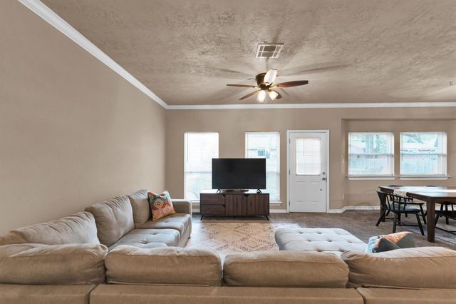 3003 Brook Drive, Huntsville, TX 77340