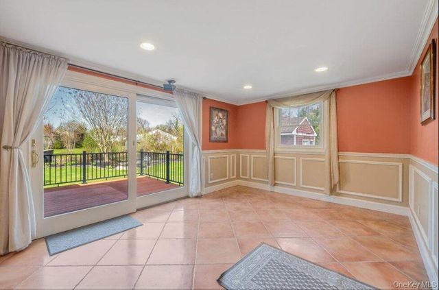 488 Everdell Avenue, West Islip, NY 11795