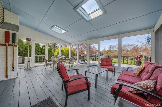 488 Everdell Avenue, West Islip, NY 11795