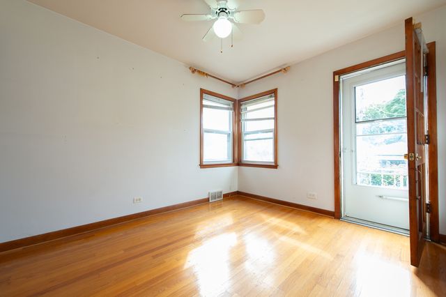 5019 W Carmen Avenue, Chicago, IL 60630