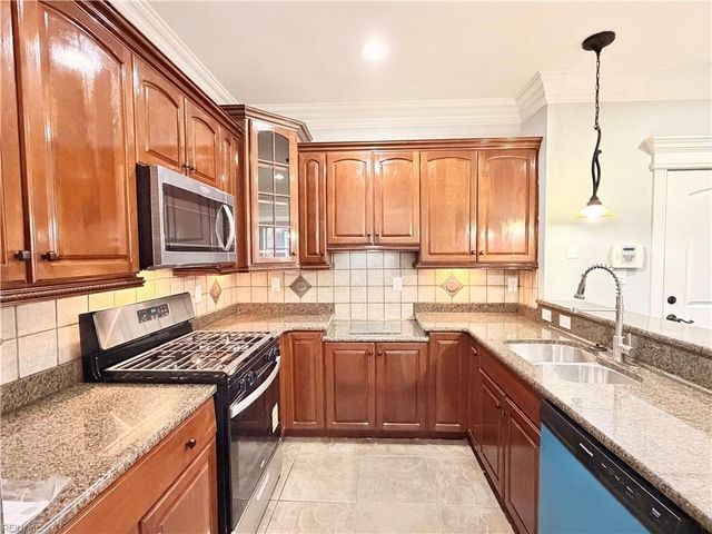 2956 Hollister AVE, Norfolk, VA 23504