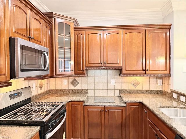 2956 Hollister AVE, Norfolk, VA 23504