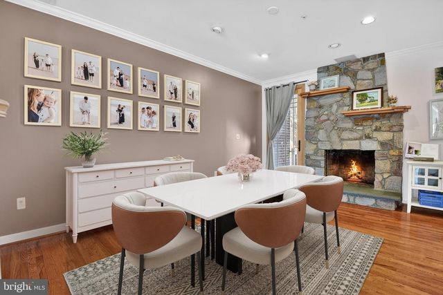105 CROFTON HILL LN, Rockville, MD 20850