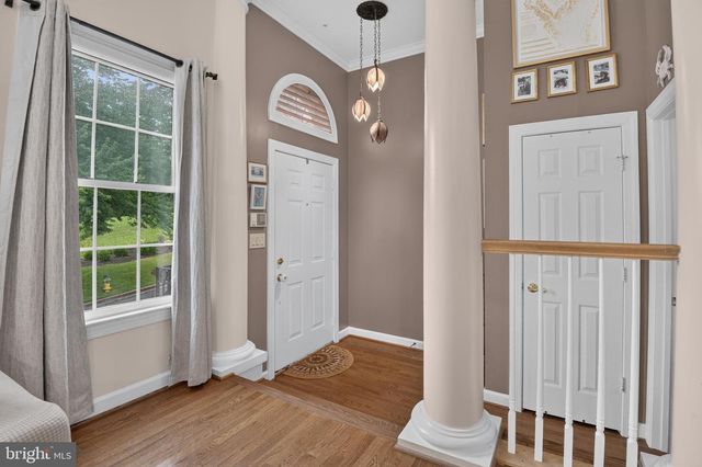 105 CROFTON HILL LN, Rockville, MD 20850