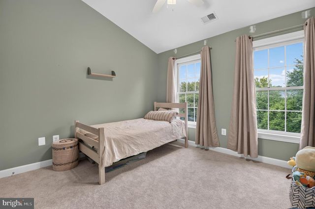 105 CROFTON HILL LN, Rockville, MD 20850