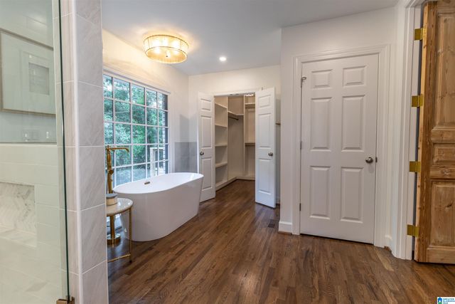 321 VESCLUB DRIVE, Vestavia Hills, AL 35216
