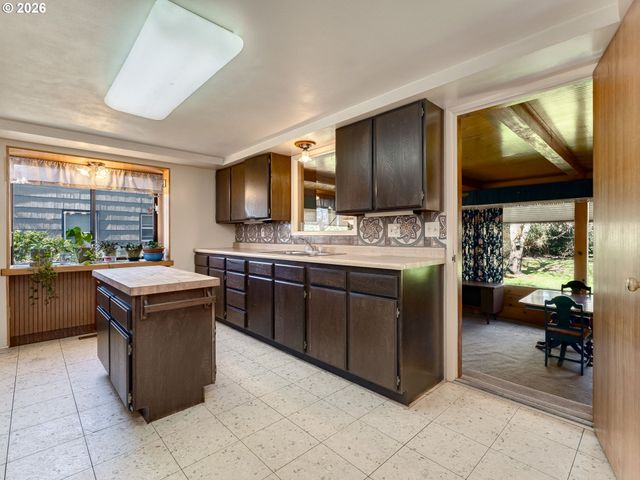 1935 Ne ORCHARD Ave, Mc Minnville, OR 97128