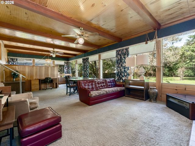 1935 Ne ORCHARD Ave, Mc Minnville, OR 97128