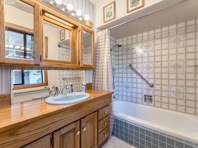 1935 Ne ORCHARD Ave, Mc Minnville, OR 97128