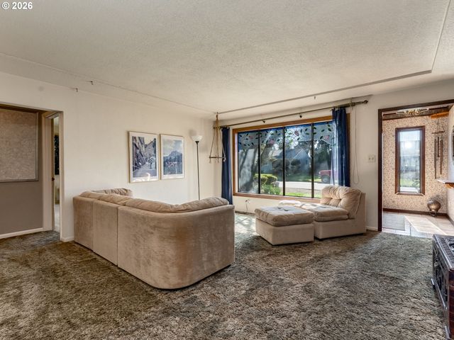 1935 Ne ORCHARD Ave, Mc Minnville, OR 97128