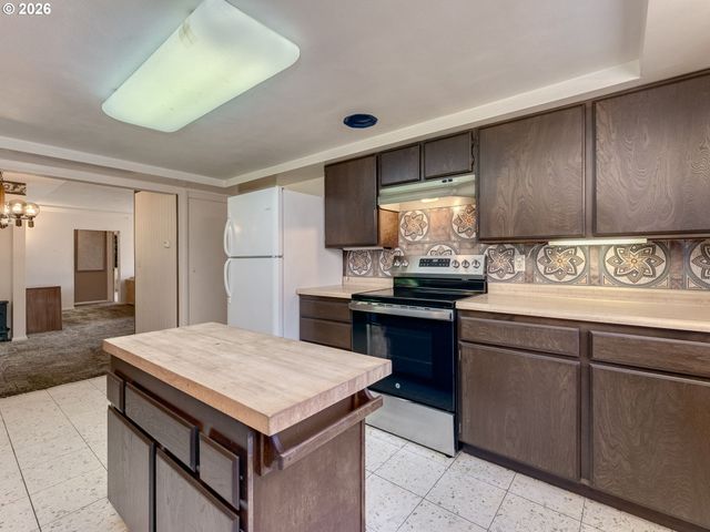 1935 Ne ORCHARD Ave, Mc Minnville, OR 97128