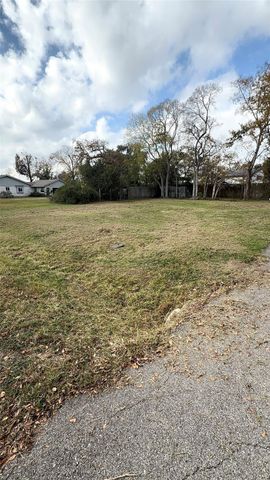 16510 Wilderness Road, Cypress, TX 77429