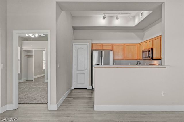 3574 DESERT CLIFF Street 203, Las Vegas, NV 89129