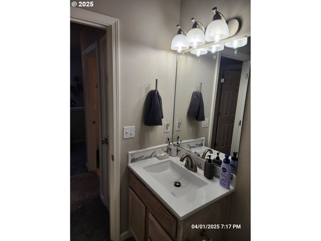 13816 Ne 63RD St, Vancouver, WA 98682