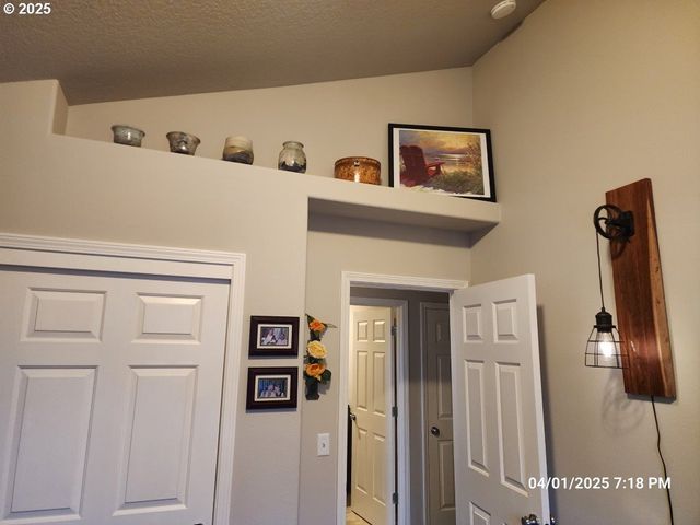 13816 Ne 63RD St, Vancouver, WA 98682