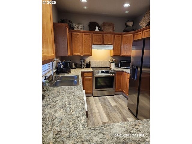 13816 Ne 63RD St, Vancouver, WA 98682