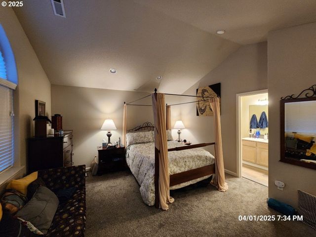 13816 Ne 63RD St, Vancouver, WA 98682