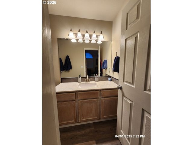 13816 Ne 63RD St, Vancouver, WA 98682