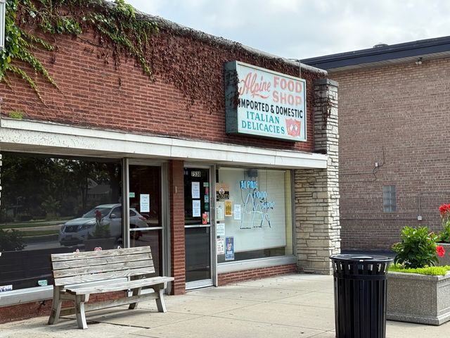 1627 N 76th Avenue, Elmwood Park, IL 60707