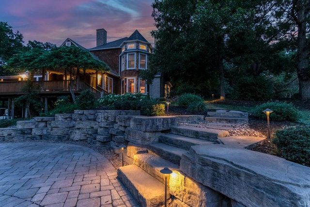 841 S ROUTE UU, Columbia, MO 65203