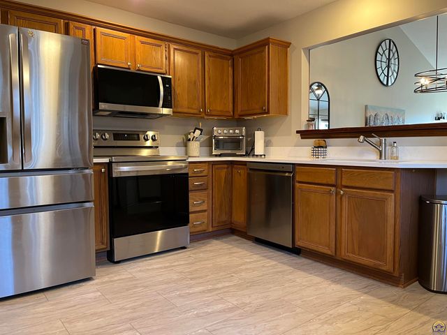 5403 SW 22nd PK, Topeka, KS 66614