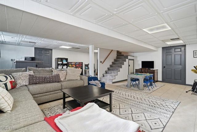 5315 Sycamore Hill Drive, New Middletown, OH 44442