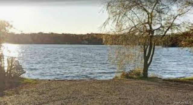 43 Lake Road, Hopewell Junction, NY 12533