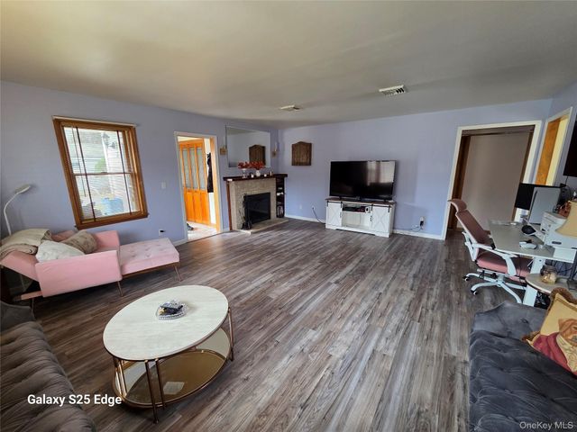 43 Lake Road, Hopewell Junction, NY 12533