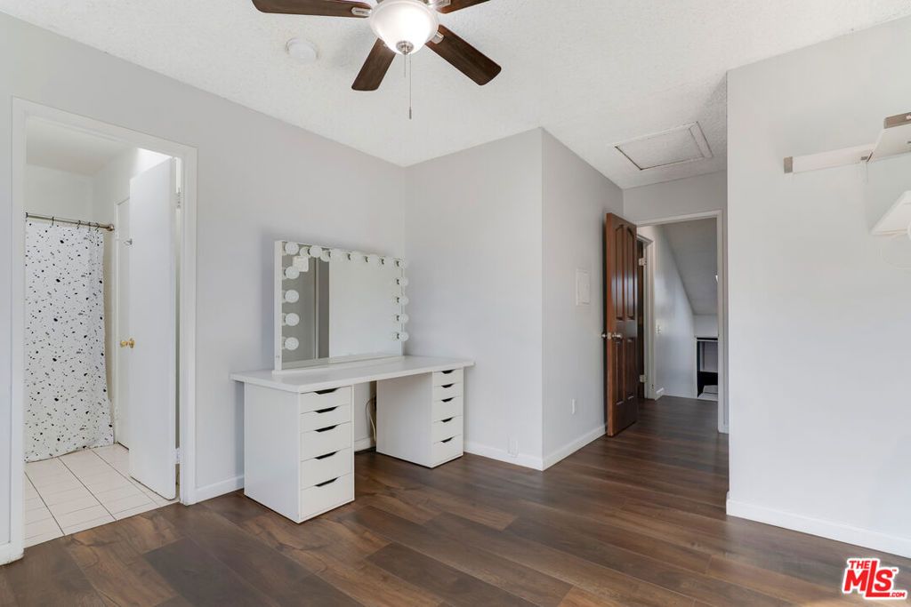 Image 11 of property listing at 14401 Plummer Street 6, Panorama City, CA 91402