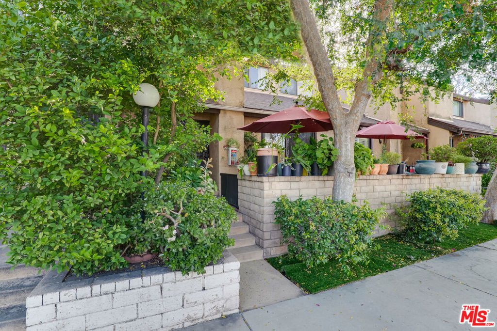 Image 24 of property listing at 14401 Plummer Street 6, Panorama City, CA 91402