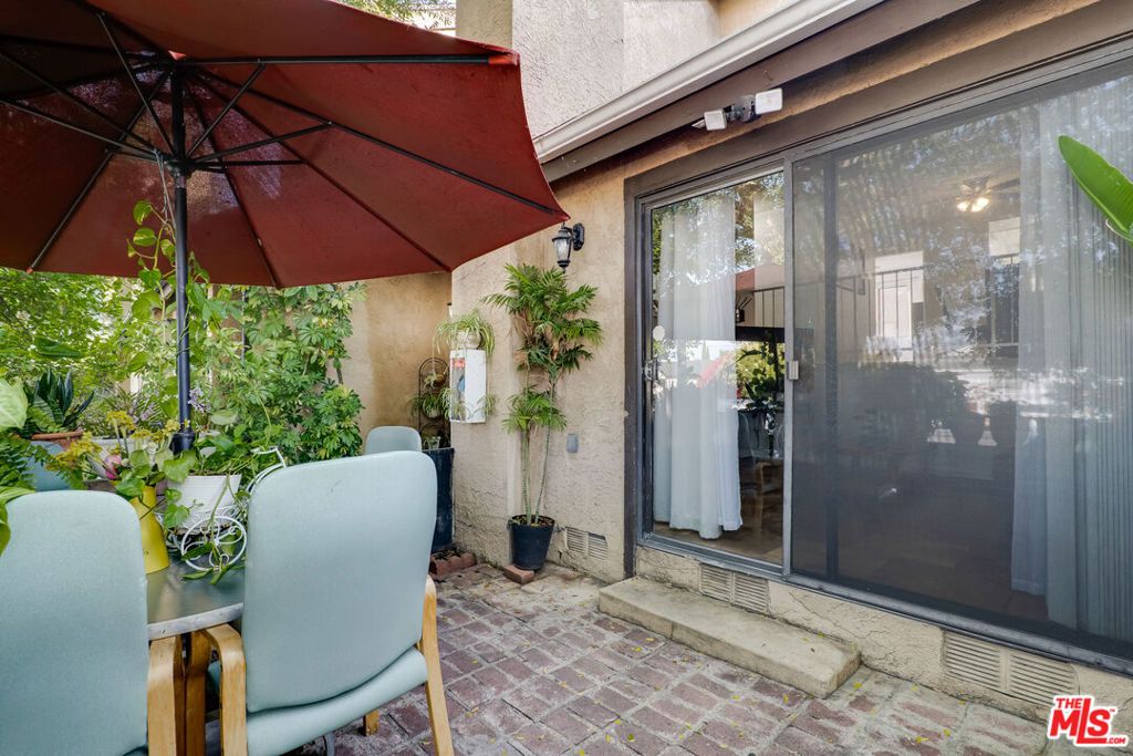 Image 25 of property listing at 14401 Plummer Street 6, Panorama City, CA 91402