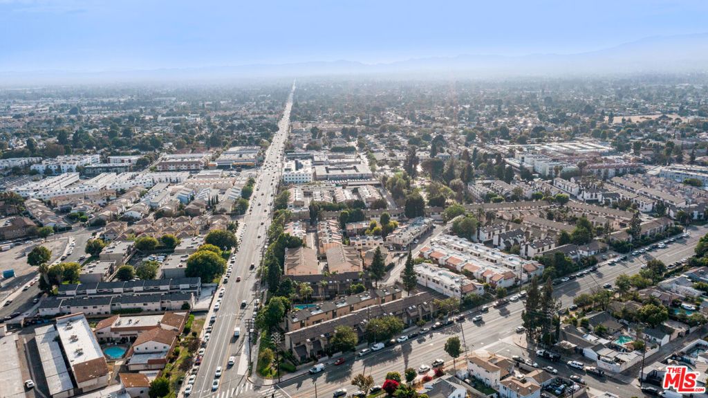 Image 35 of property listing at 14401 Plummer Street 6, Panorama City, CA 91402