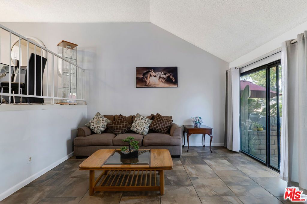 Image 7 of property listing at 14401 Plummer Street 6, Panorama City, CA 91402