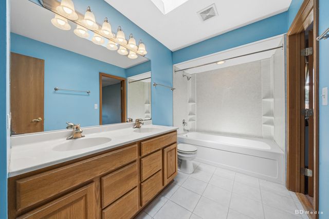 10325 S Whipple Street, Chicago, IL 60655