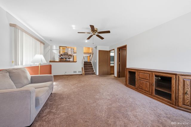 10325 S Whipple Street, Chicago, IL 60655