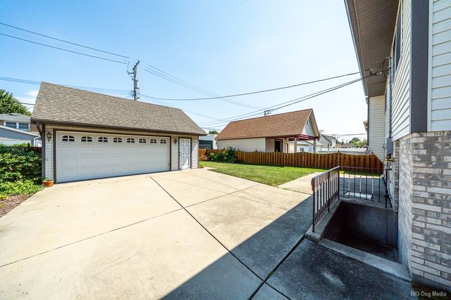 10325 S Whipple Street, Chicago, IL 60655