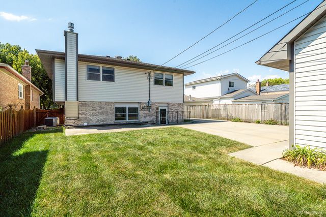10325 S Whipple Street, Chicago, IL 60655
