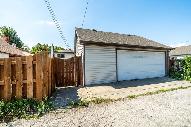 10325 S Whipple Street, Chicago, IL 60655