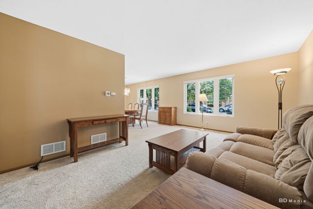 10325 S Whipple Street, Chicago, IL 60655