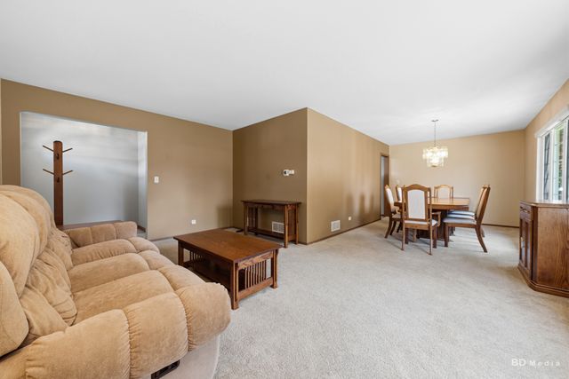 10325 S Whipple Street, Chicago, IL 60655