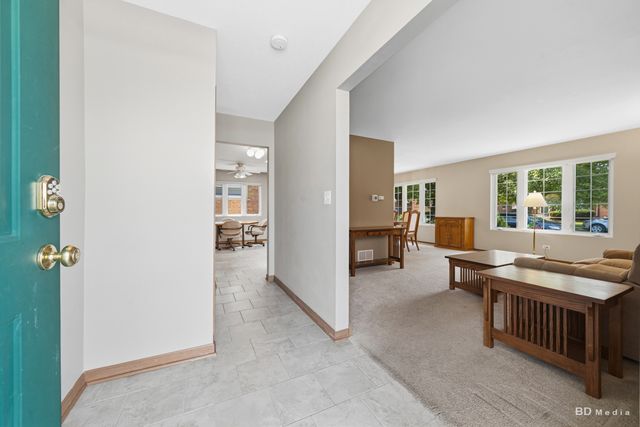10325 S Whipple Street, Chicago, IL 60655