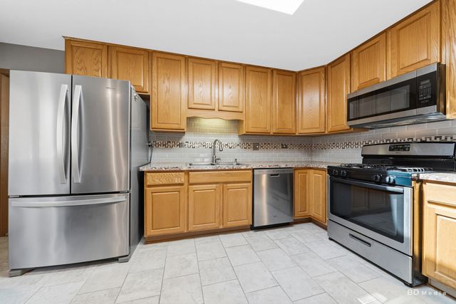 10325 S Whipple Street, Chicago, IL 60655