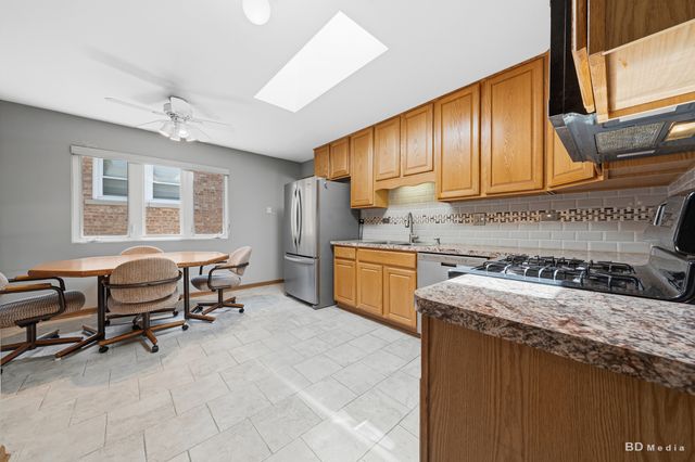 10325 S Whipple Street, Chicago, IL 60655