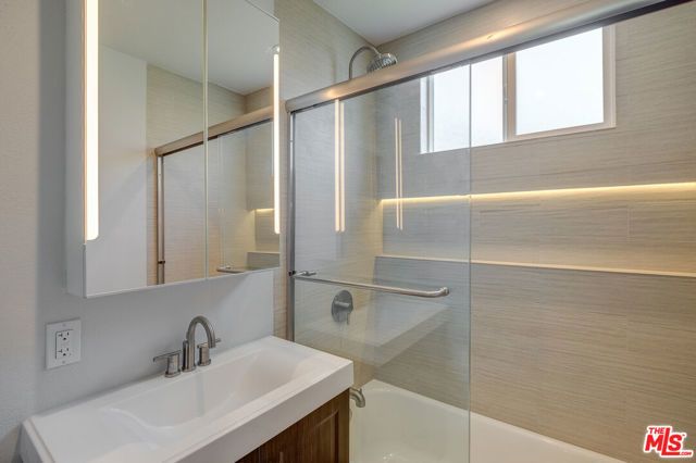 4140 Grand View Boulevard 5, Los Angeles, CA 90066