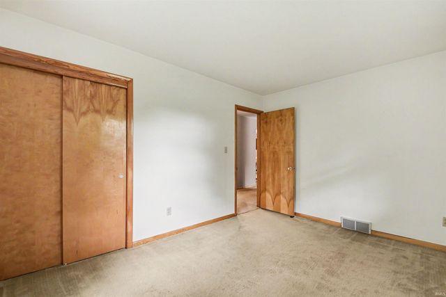 20861 Darden Road, South Bend, IN 46628