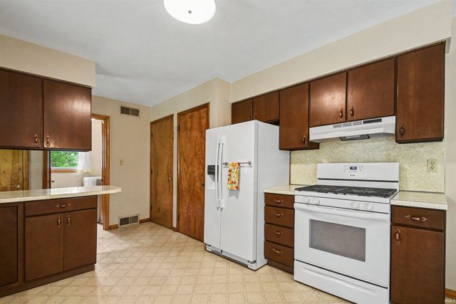 20861 Darden Road, South Bend, IN 46628