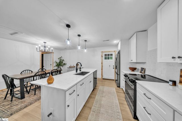 10774 Highway 11, Campobello, SC 29322