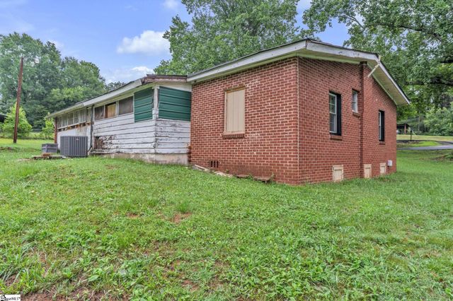 10774 Highway 11, Campobello, SC 29322