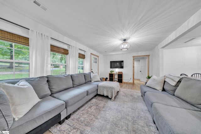10774 Highway 11, Campobello, SC 29322